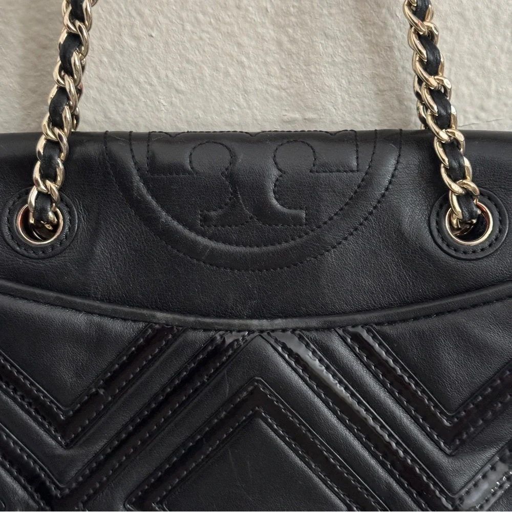 Tory Burch Fleming Geo Diamond Quilted Bag - Picture 8 of 12